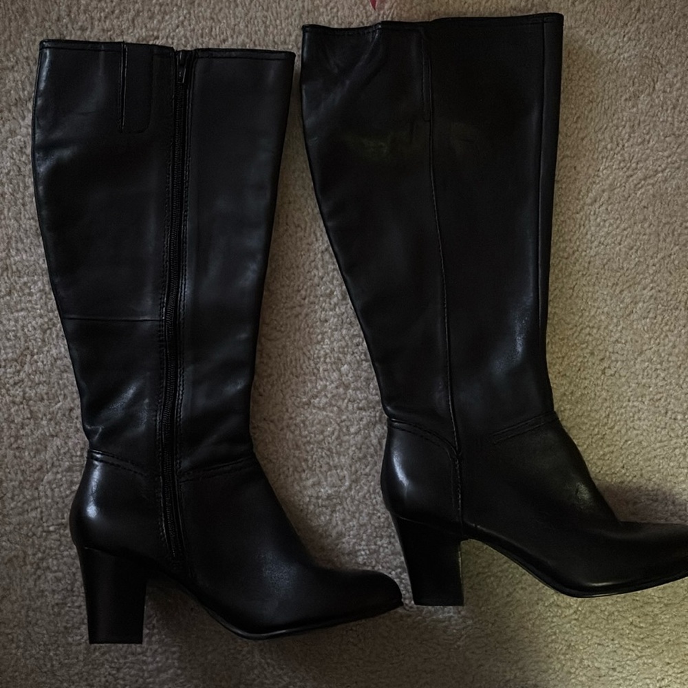 Nine West genuine leather knee high boots. 6.5